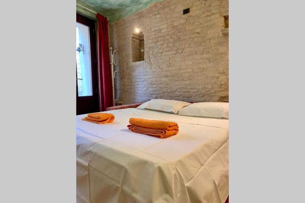 Monterubbiano La Grotta - Casa Con Grotta Sotterranea 아파트 외부 사진